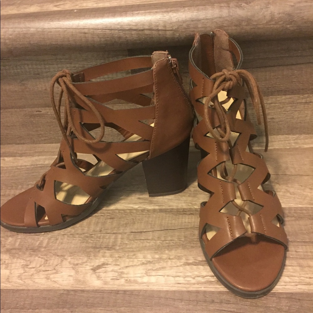 Laced shoes
